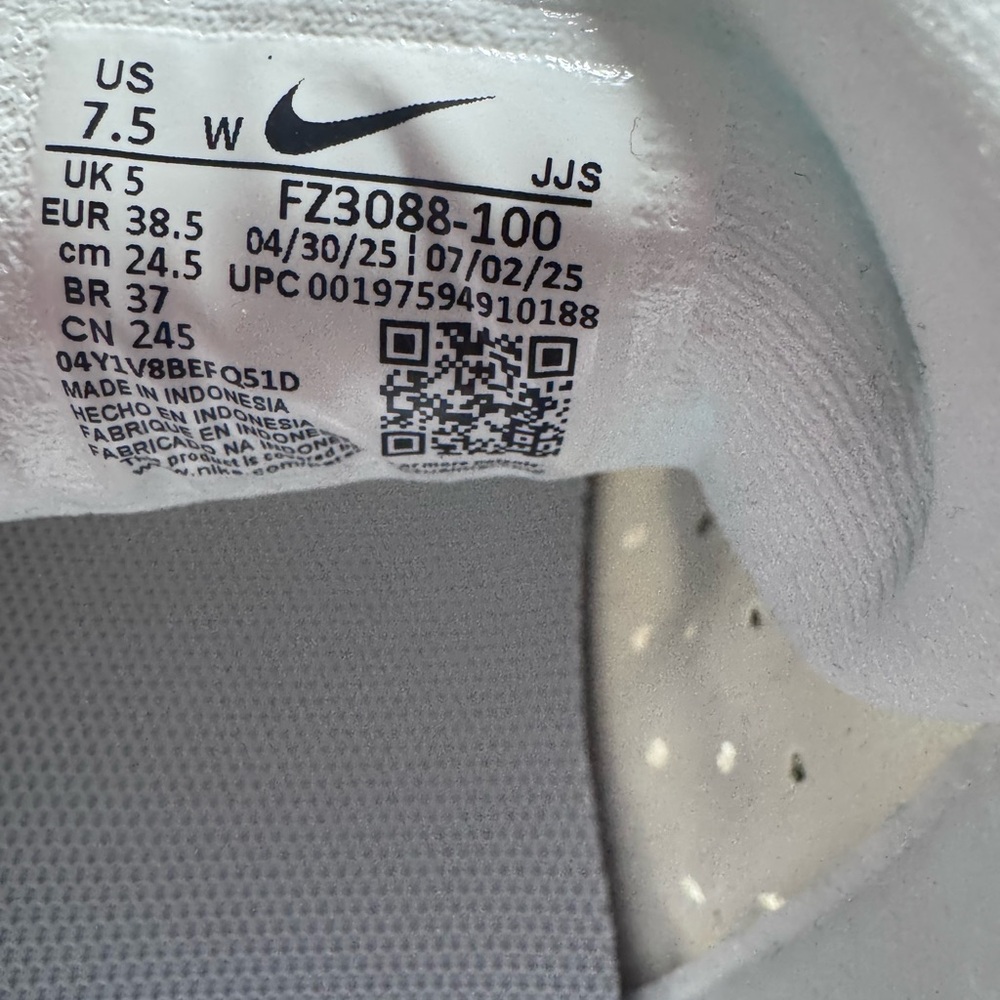 Nike Women downshifter 13 Athletic Shoes size 7.5 NIB - Picture 9 of 10